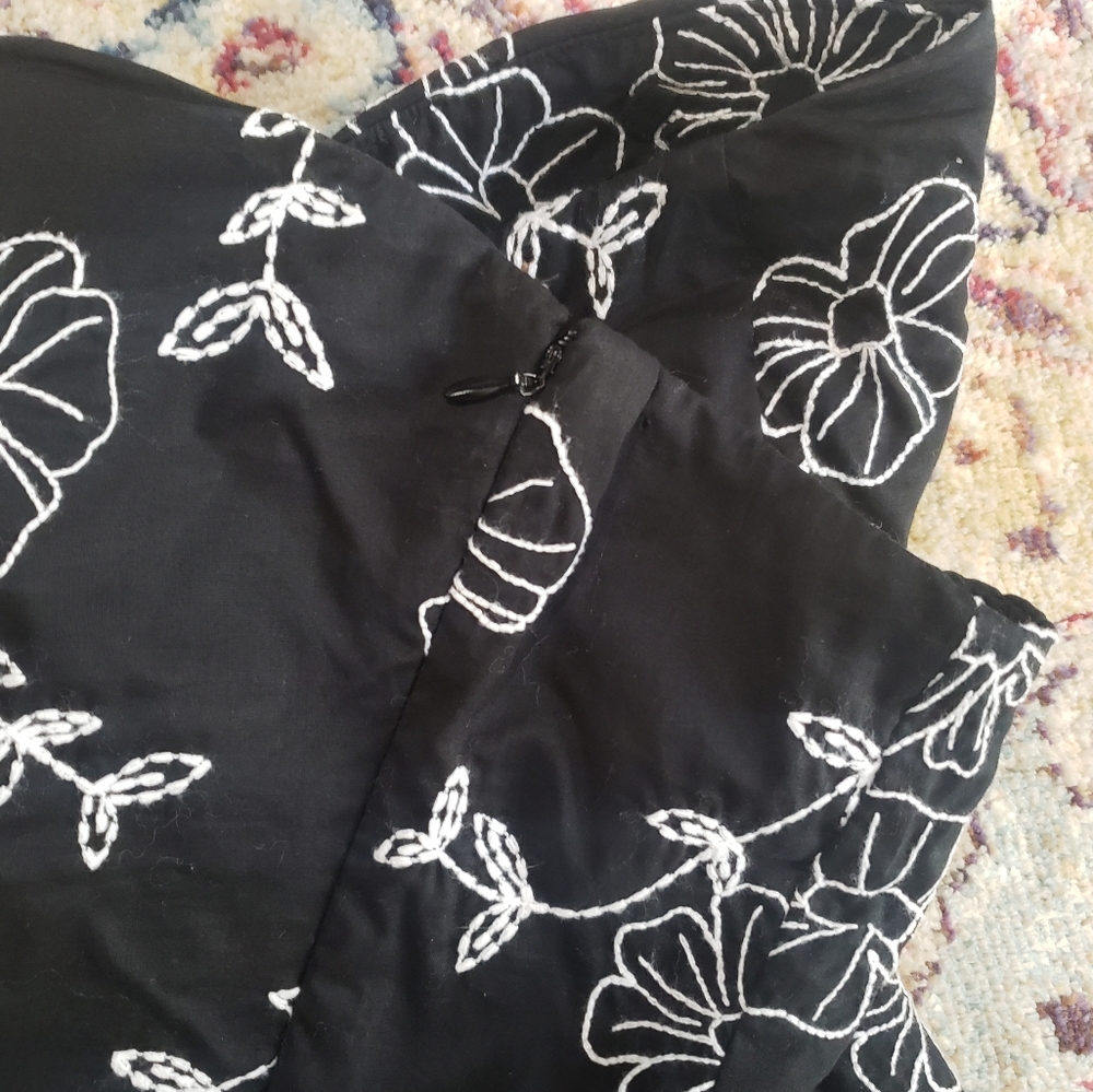 White House Black Market Strapless Cotton Embroidered Summer Dress Size 6 - Picture 10 of 14